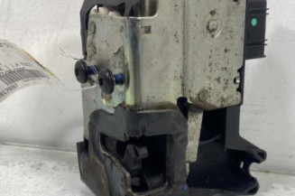 Serrure avant droit FORD FIESTA 5