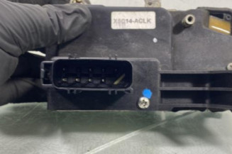 Serrure avant droit FORD FIESTA 5