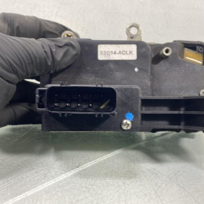 Serrure avant droit FORD FIESTA 5 Photo n°3