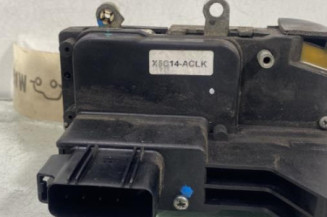 Serrure avant droit FORD FIESTA 5