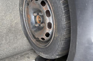 Serrure avant droit FORD FIESTA 5