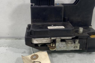 Serrure avant gauche FORD FIESTA 5