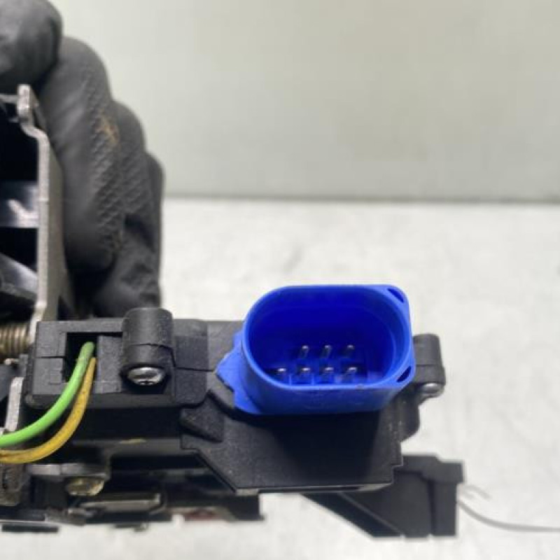 Serrure arriere droit VOLKSWAGEN TOURAN 1 Photo n°4