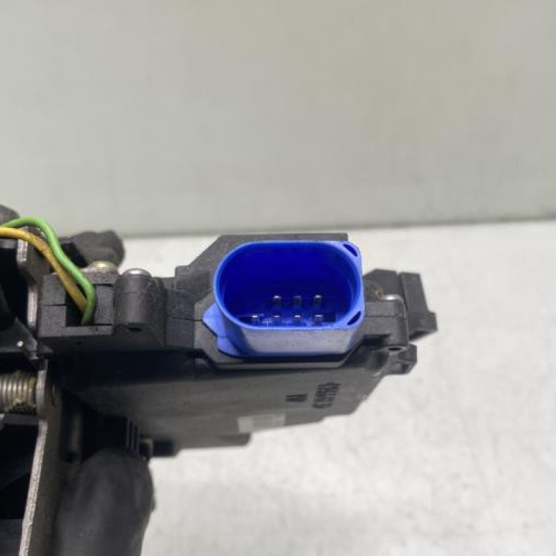 Serrure arriere gauche VOLKSWAGEN TOURAN 1 Photo n°4