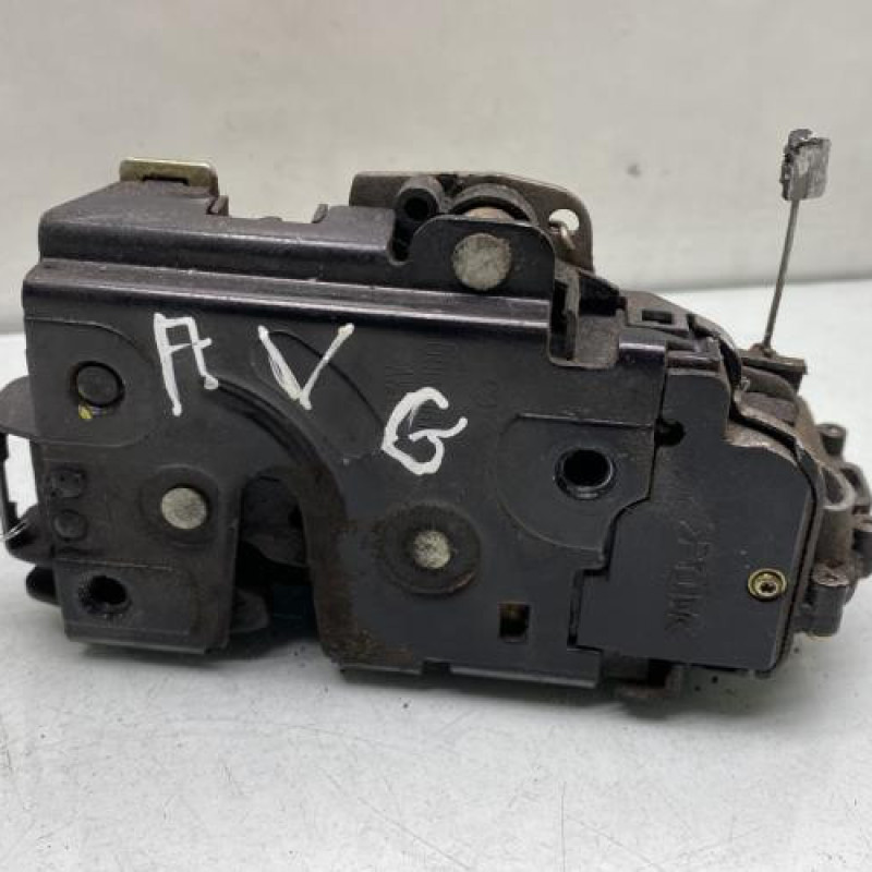 Serrure avant gauche VOLKSWAGEN NEW BEETLE 1 Photo n°1