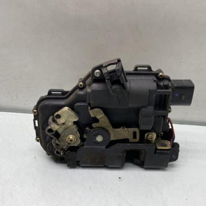 Serrure avant gauche VOLKSWAGEN NEW BEETLE 1 Photo n°3