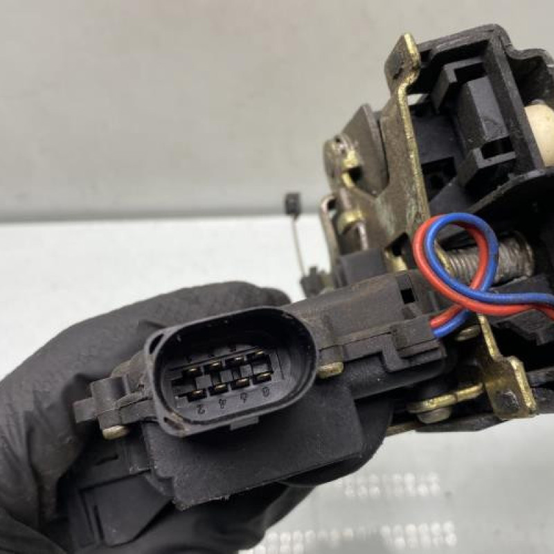 Serrure avant gauche VOLKSWAGEN NEW BEETLE 1 Photo n°4