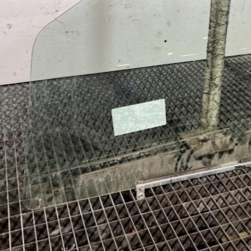 Vitre avant gauche SUZUKI ALTO 3 Photo n°2