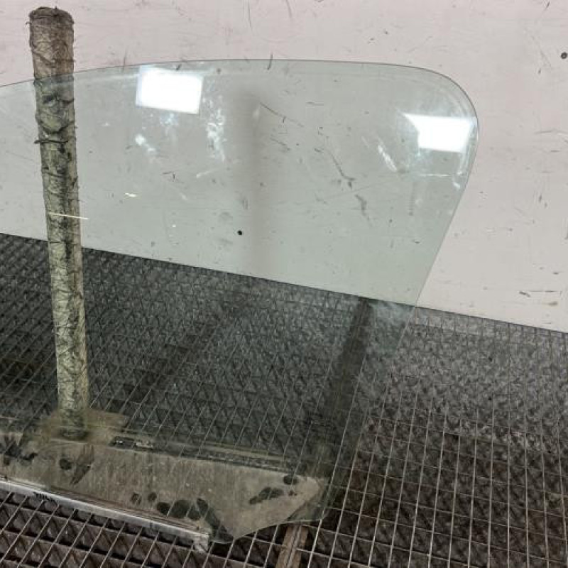 Vitre avant gauche SUZUKI ALTO 3 Photo n°3