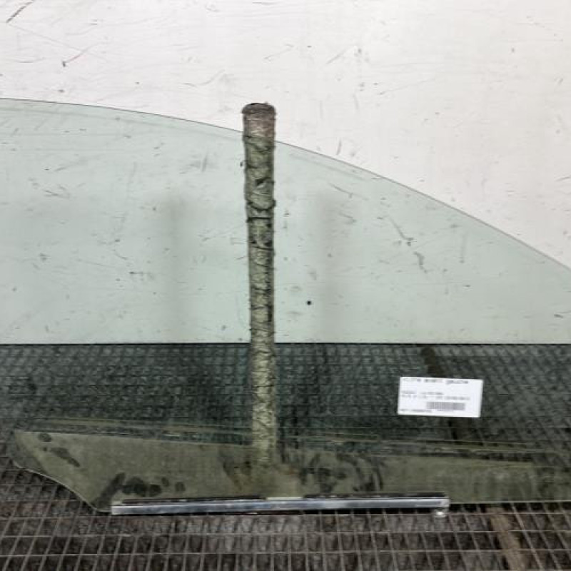 Vitre avant gauche SUZUKI ALTO 3 Photo n°4