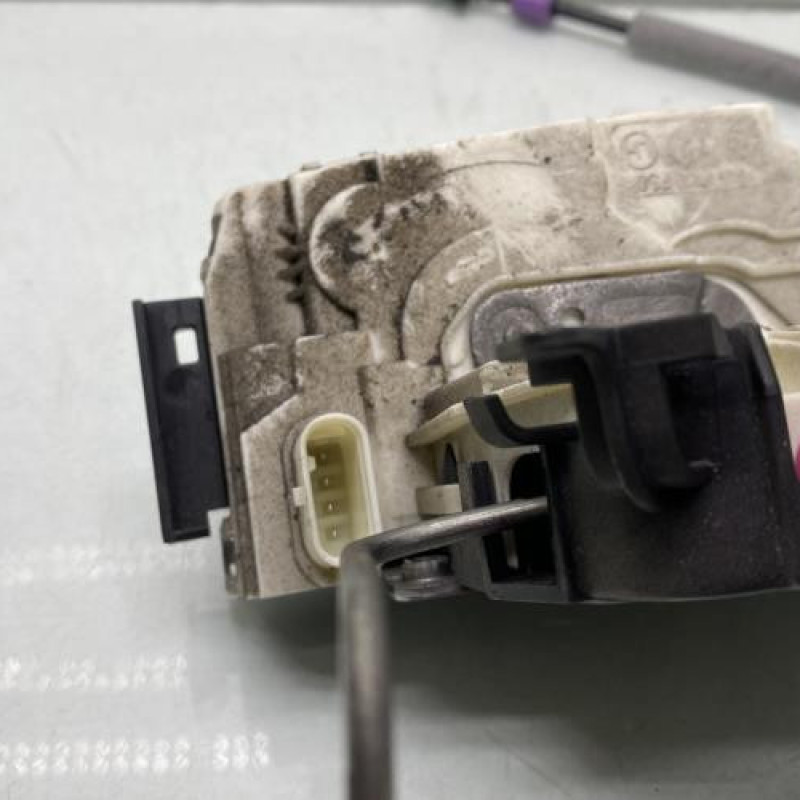 Serrure arriere gauche MERCEDES CLASSE A 176 Photo n°4