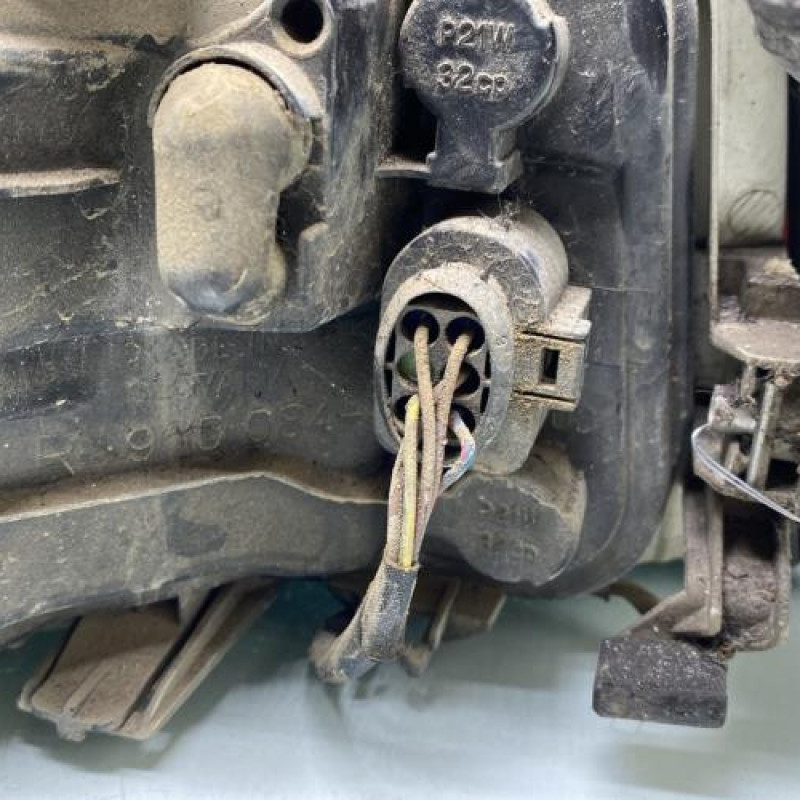 Feu arriere principal droit (feux) AUDI A4 2 Photo n°3