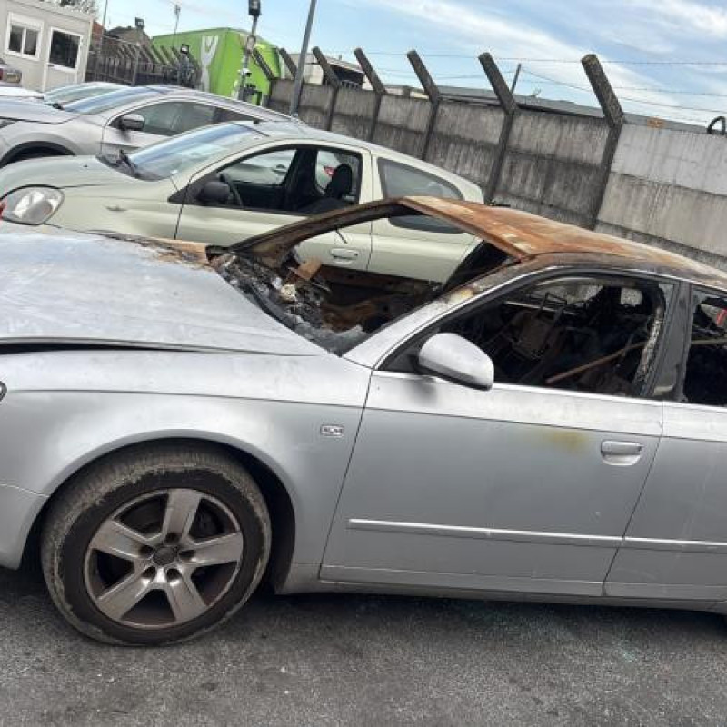 Feu arriere principal droit (feux) AUDI A4 2 Photo n°14