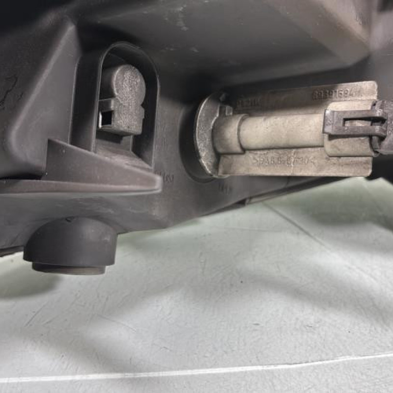 Optique avant principal droit (feux)(phare) OPEL VIVARO 1 Photo n°4