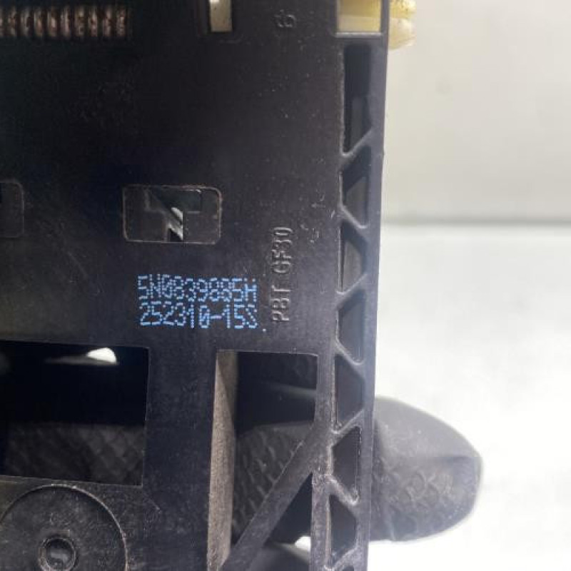 Poignee porte arriere droit VOLKSWAGEN GOLF 6 Photo n°4