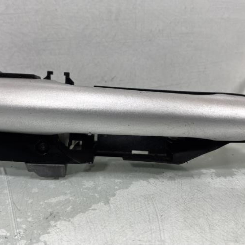 Poignee porte arriere droit RENAULT CLIO 3 Photo n°1