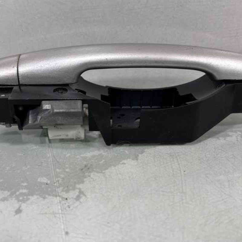 Poignee porte arriere droit RENAULT CLIO 3 Photo n°2