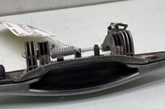 Poignee porte arriere droit DACIA SANDERO 1