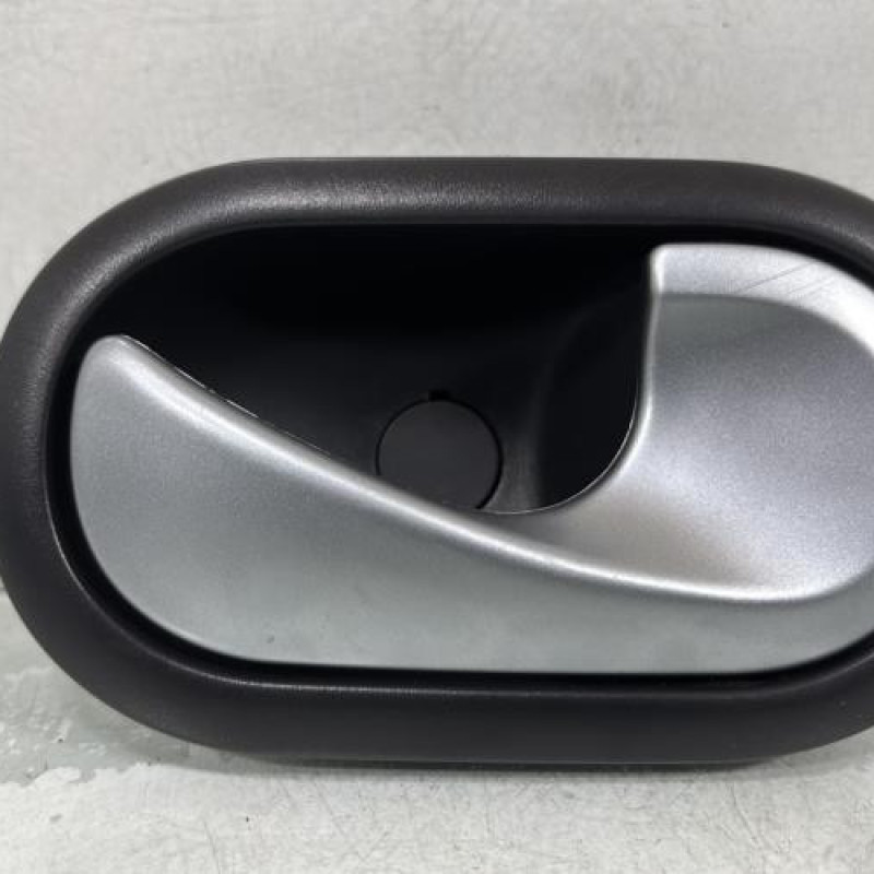 Poignee interieur arriere droit RENAULT CLIO 3 Photo n°1
