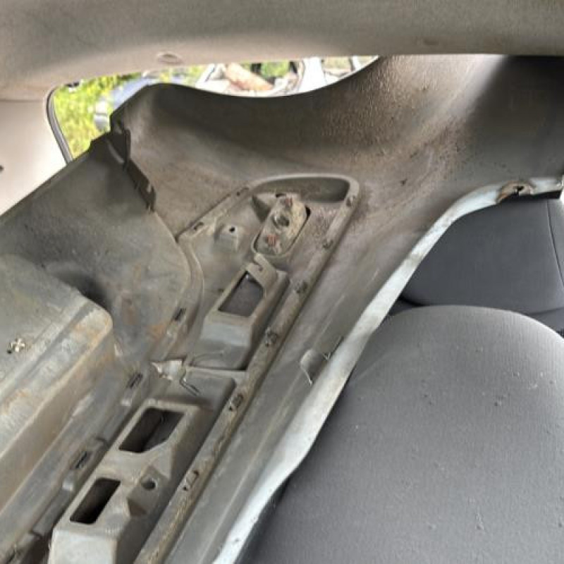 Poignee porte arriere droit PEUGEOT 107 Photo n°10