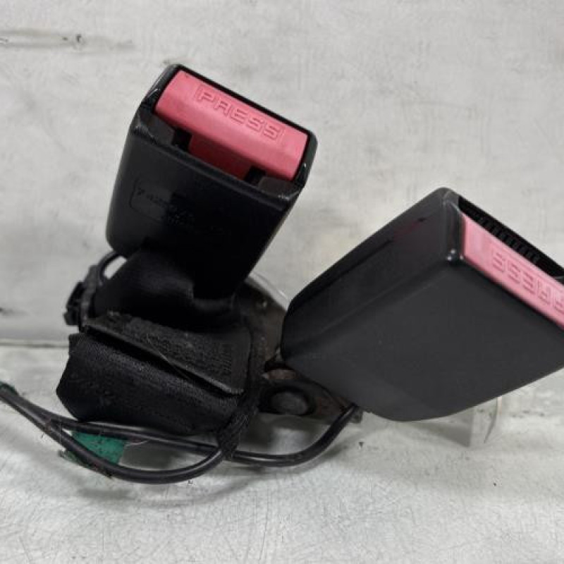 Attache ceinture arriere gauche RENAULT LAGUNA 3 Photo n°1