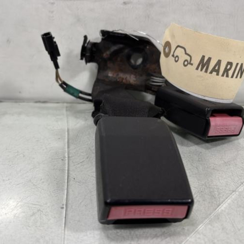 Attache ceinture arriere gauche RENAULT LAGUNA 3 Photo n°4