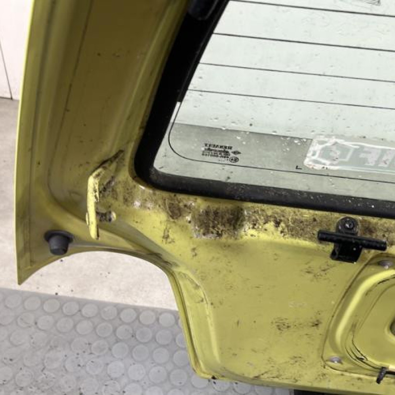 Malle/Hayon arriere RENAULT TWINGO 1 Photo n°8