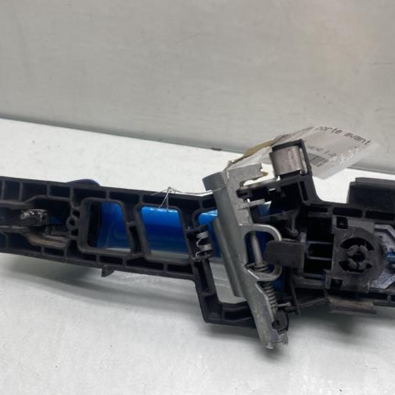 Poignee porte avant droit FORD FIESTA 6 Photo n°3