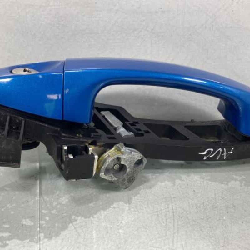 Poignee porte avant gauche FORD FIESTA 6 Photo n°1