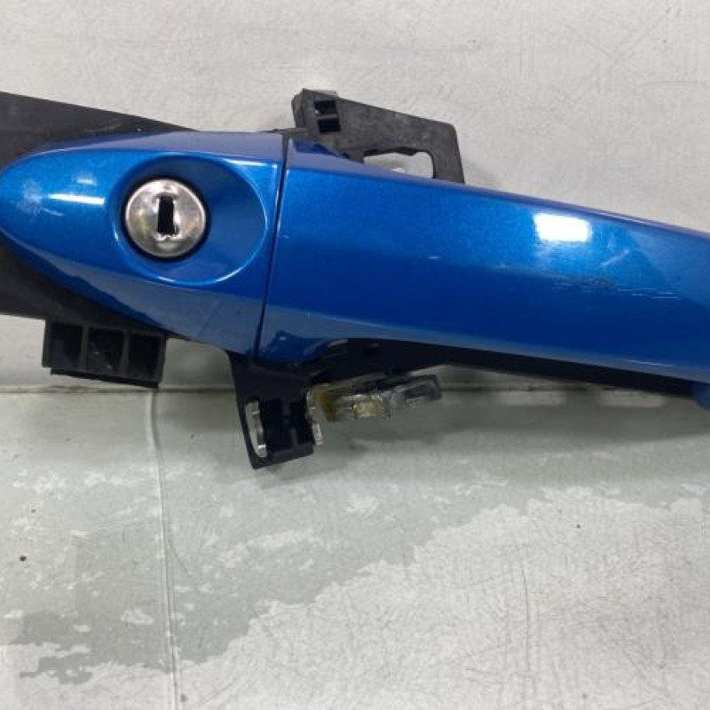 Poignee porte avant gauche FORD FIESTA 6 Photo n°2