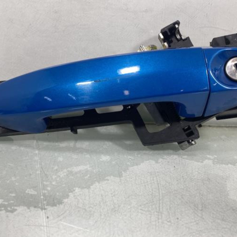 Poignee porte avant gauche FORD FIESTA 6 Photo n°4