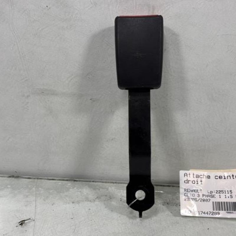 Attache ceinture avant droit RENAULT CLIO 3 Photo n°1