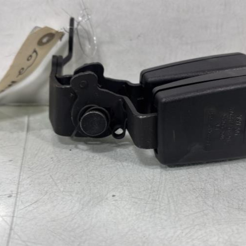 Attache ceinture arriere gauche VOLKSWAGEN GOLF 7 Photo n°2