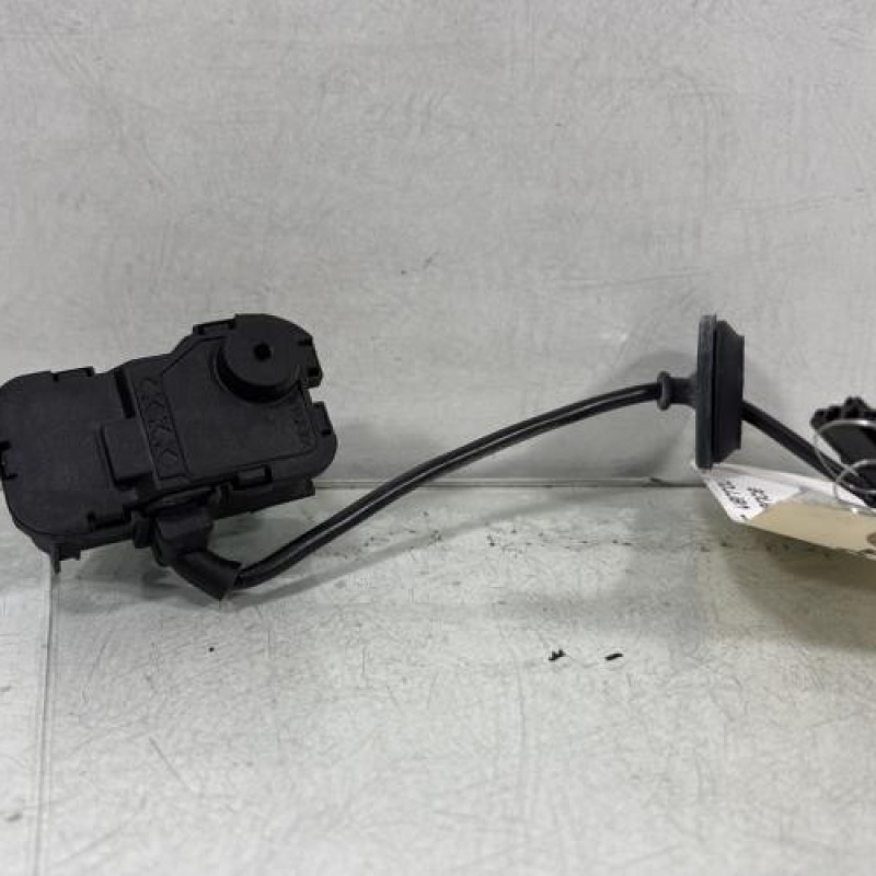 Actionneur verrou trappe d'essence VOLKSWAGEN GOLF 7 Photo n°1