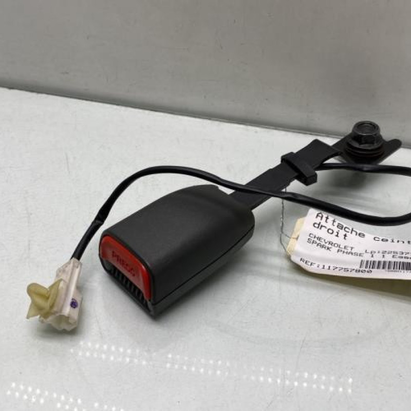 Attache ceinture avant droit CHEVROLET SPARK Photo n°1