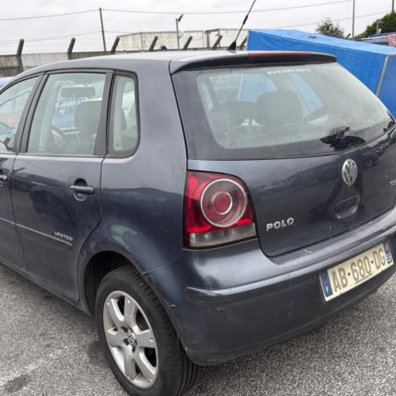 Calandre VOLKSWAGEN POLO 4 Photo n°8