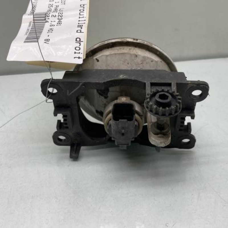 Anti brouillard droit (feux) PEUGEOT 5008 1 Photo n°2