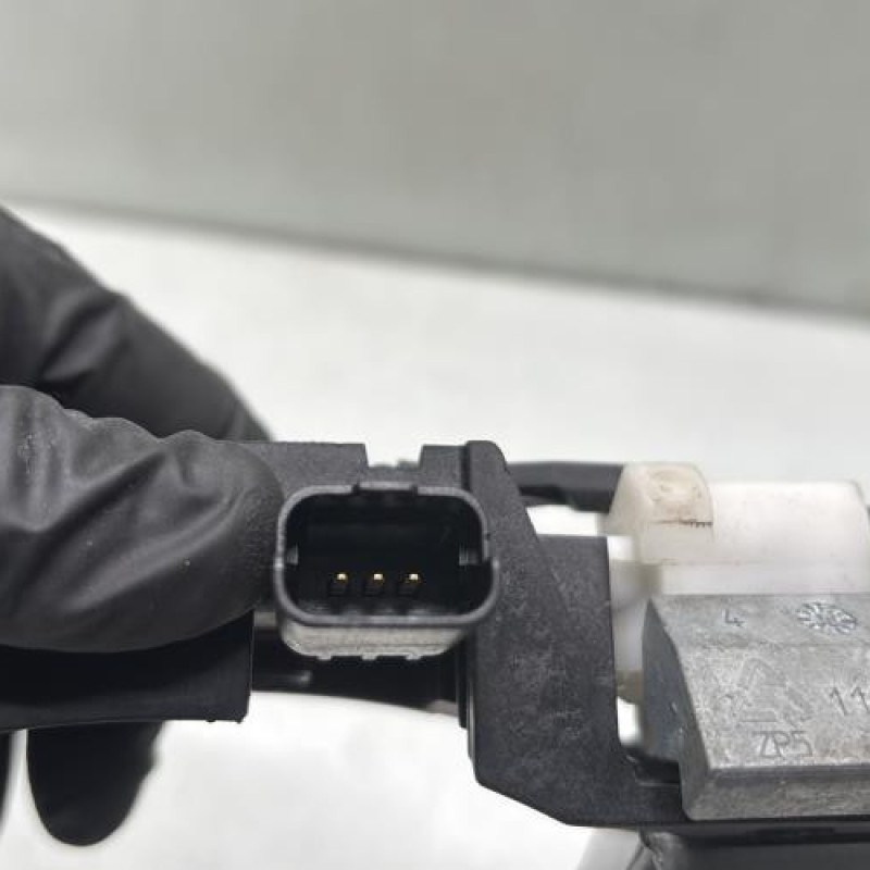 Poignee porte avant droit RENAULT LAGUNA 3 Photo n°4