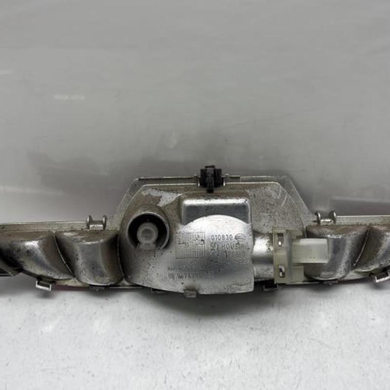 Anti brouillard arriere PEUGEOT 208 1 Photo n°2