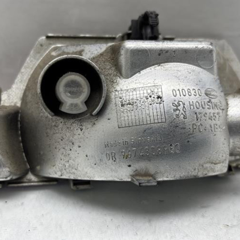 Anti brouillard arriere PEUGEOT 208 1 Photo n°3