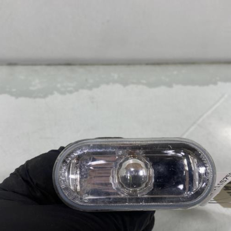 Repetiteur clignotant avant gauche (Feux) VOLKSWAGEN POLO 4 Photo n°2