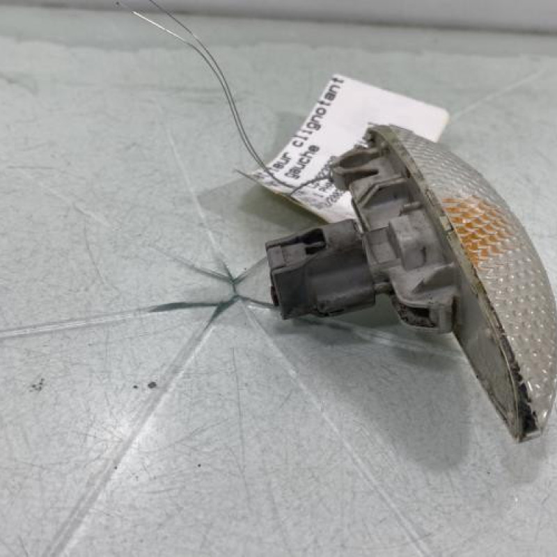 Repetiteur clignotant avant gauche (Feux) TOYOTA YARIS 1 Photo n°2