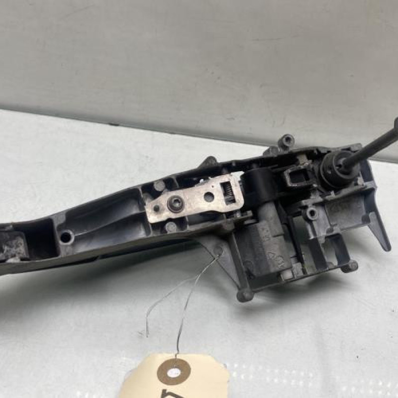 Poignee porte avant gauche PEUGEOT 207 Photo n°5