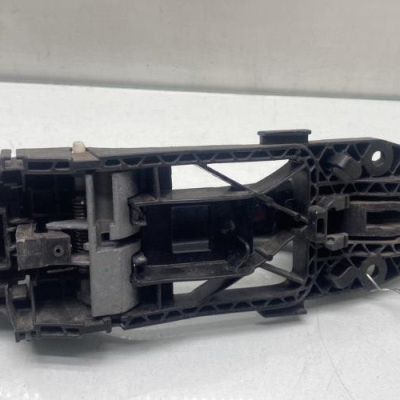 Poignee porte arriere gauche VOLKSWAGEN GOLF 6 Photo n°3