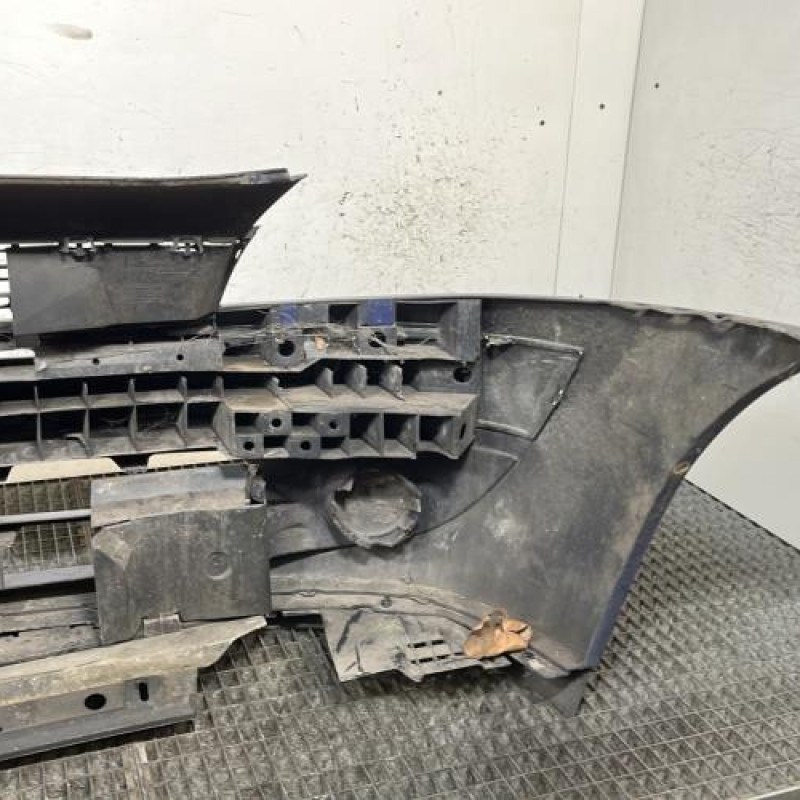 Pare choc avant RENAULT CLIO 2 Photo n°4