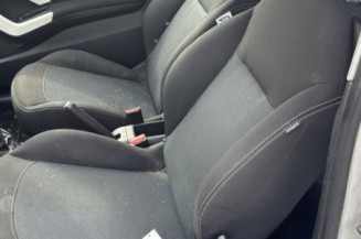 Pare choc arriere PEUGEOT 208 1