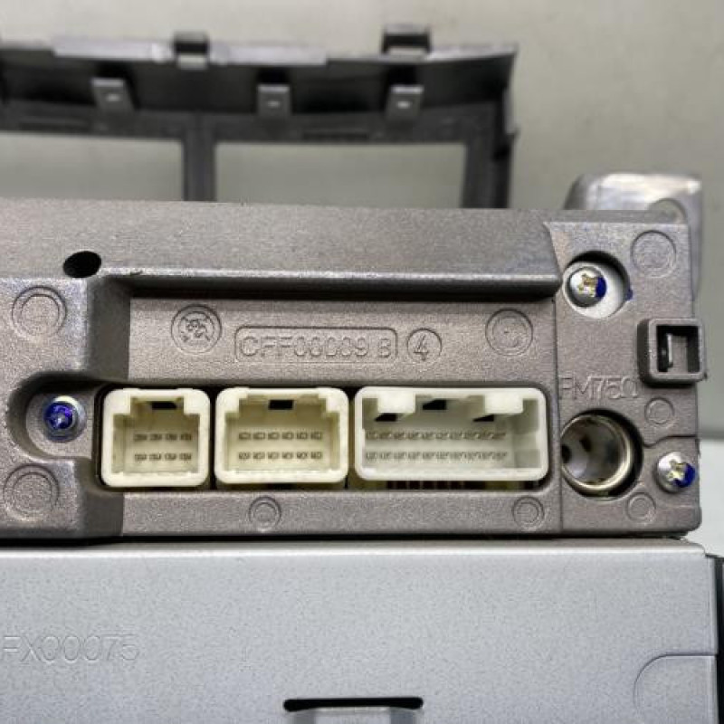 Autoradio d'origine TOYOTA YARIS 2 Photo n°3