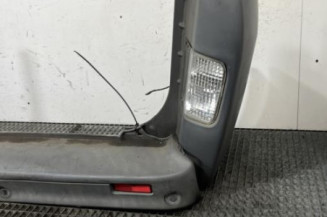Pare choc arriere OPEL VIVARO 1