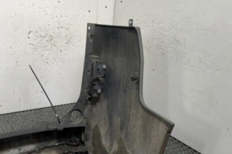 Pare choc arriere OPEL VIVARO 1