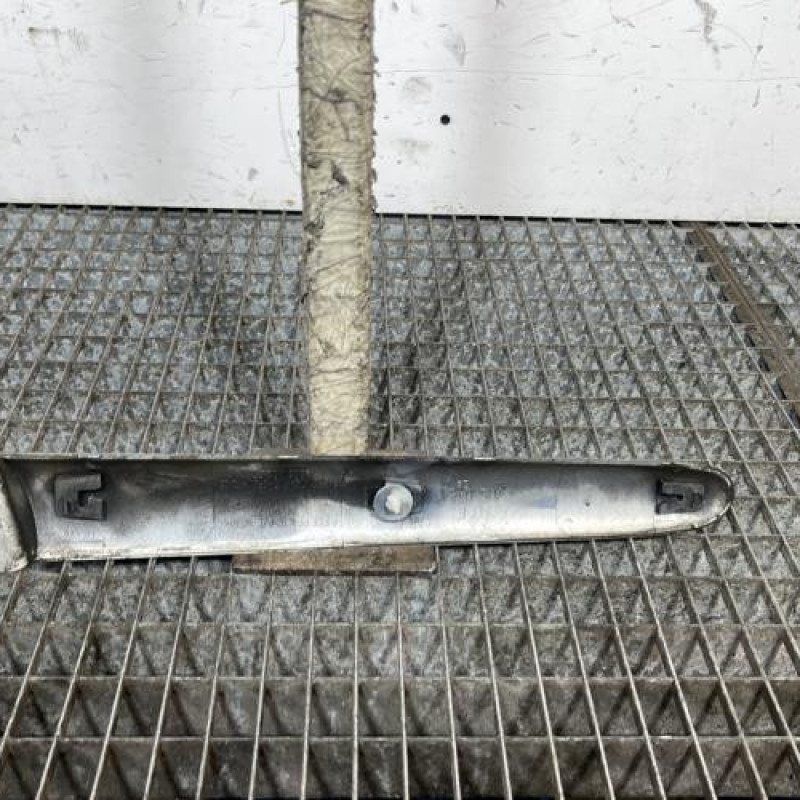 Baguette d'aile arrière gauche PEUGEOT 206 Photo n°4